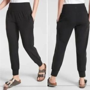 Black Athleta Salutation Joggers in Powervita